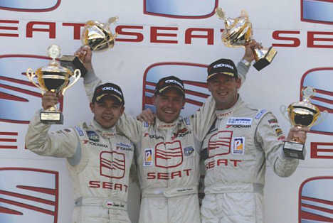 Christoffer Nygaard kørte sig søndag formiddag frem til sejren i andet løb af Seat Cuppens runde på Zandvoort. Dermed kom han for første gang øverst på podiet. Samlet er han nu njummer to i mesterskabet.